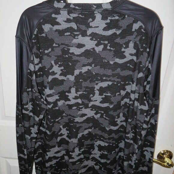 Smartwool Men's Urban Upslope Gray and Black Camo Sweater L Large - Picture 4 of 4